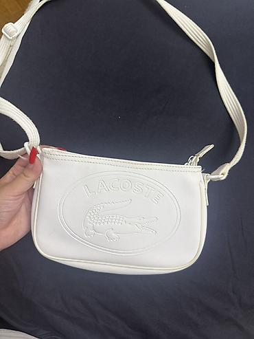 lacost: Lacoste çiyin/çapraz çanta – ağ rəng - Brend: Lacoste (ön hissədə iri — 3