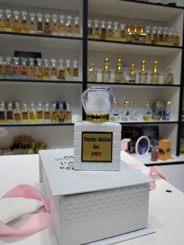model xanim: Satış məsləhətçisi tələb olunur, Yalnız qadınlar üçün, 18-29 yaş, 1-2 illik təcrübə, Aylıq ödəniş
