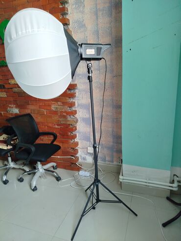 şur mikrafonlar: Studiyalı işıqlandırma dəsti – softbox/lantern diffuzorlu LED işıq və