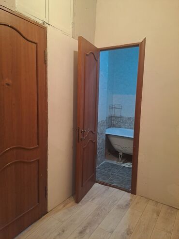 продаю 3 комн квартиру: 3 комнаты, 72 м², 105 серия, 1 этаж