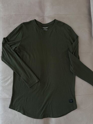 stapel koynekler: Orginal Jack&Jones 1defe geyinilib balaca oldugu ucun satilir L