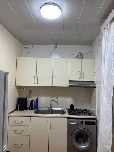 Uzunmüddətli kirayə mənzillər: Xanım ev yoldaşı axtarılır. Mənzil Bakıxanov qəsəbəsində mərkəzi yola — 21