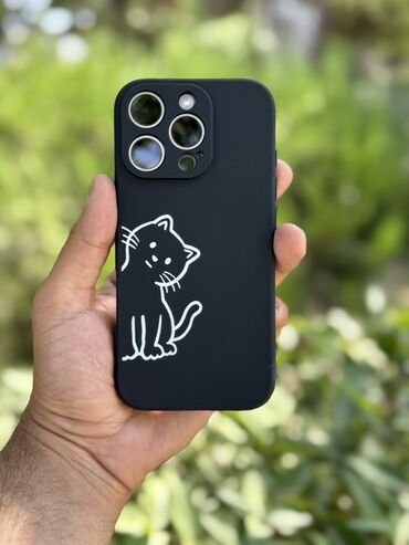 Kabrolar: Müxtəlif iPhone modelləri üçün çiçək naxışlı, şəffaf keys. Bu keys — 6