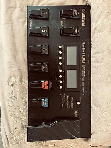 3v adapter: BOSS GT-100 gitar multiefekt prosessoru - İki böyük LCD ekranlı — 1