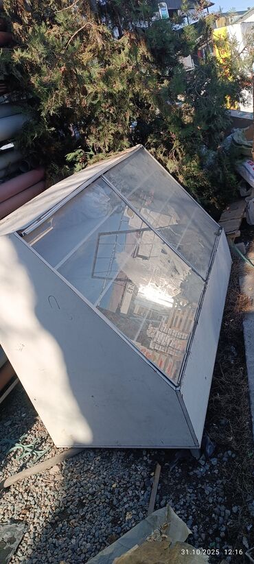 шкаф витринный: Торговая витрина прилавок с наклонным стеклом - Формат