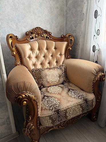 salon divan: Klassik üslubda 2 nəfərlik divan və bir ədəd kreslodan ibarət dəst — 4