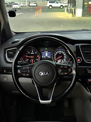 Kia: Kia Carnival: 2019 г., Минивэн — 11