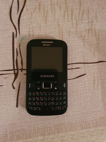 2 el telefonlar samsung: Samsung C3222, < 2 GB Memory Capacity, rəng - Qara, Düyməli, İki sim kartlı