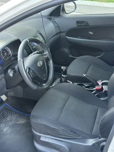 Hyundai: Hyundai i30: 1.6 l | 2011 il Hetçbek — 8