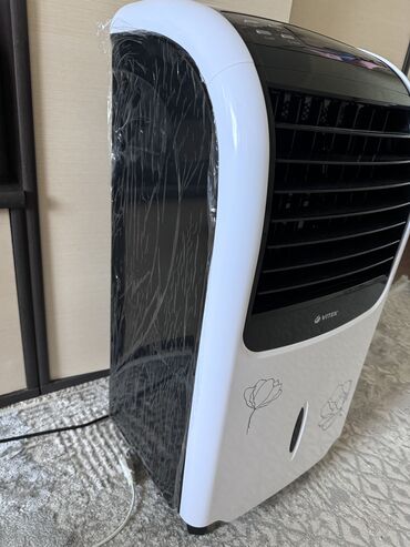 бытовая техника: Вентилятор охладитель, работает с водой увлажняет, охлаждает очищает