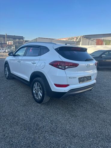 Hyundai: Hyundai Tucson: 2016 г., 2 л, Автомат, Дизель, Кроссовер — 4