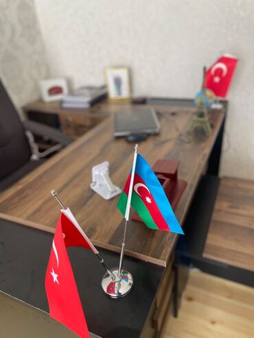 Ofis dəst mebeli: Super ofis desti masasi satilir cox idealdi
qiymet 230manat