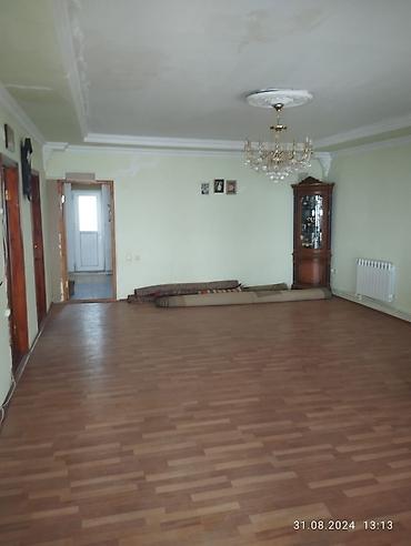masazirda ev: Geniş və işıqlı mənzil təqdim olunur. Böyük zalı, hündür tavanı və — 2