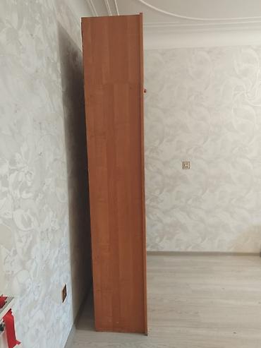 keci satşı: Dolab satılır. Yaxşı vəziyətdədir. Paltarlar və ayaqqabılar da — 3