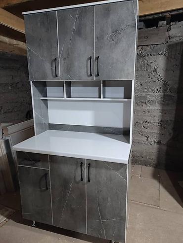 silver kitchen: Кухонный буфет с рабочей поверхностью и верхними шкафами - — 2