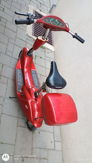 Ostali motocikli i skuteri: Na prodaju cena 150 evra.za dalje inf