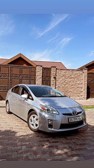 продаю в отличном состоянии: Продается Toyota Prius 1.8, 2011 г., гибрид Адрес: Бишкек Цена