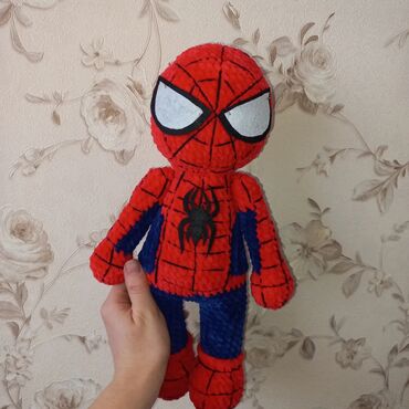 Игрушки: Человек паук ручной работы,из мягкой плюшевой пряжи