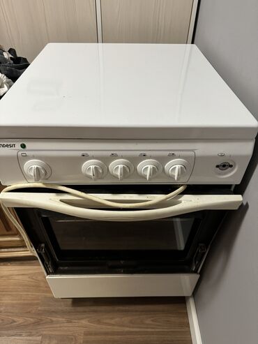 Кухонные плиты, духовки: Газовая плита indesit работает 
Самовывоз