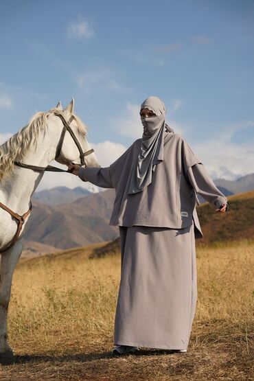 Повседневные платья: Повседневное платье, Длинная модель, Оверсайз, Стандарт — 4