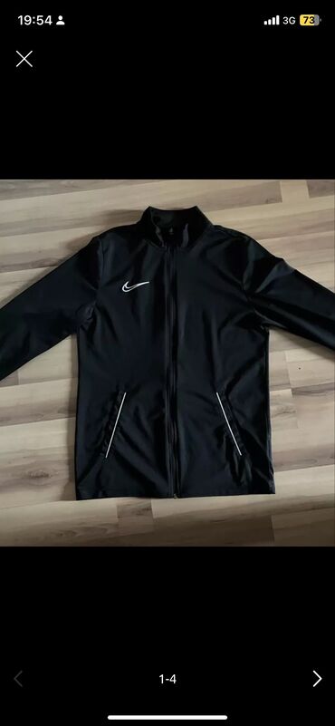 спортивные костюмы найк оригинал: Nike original 
Состояние хороше 
Но распоролся рукав