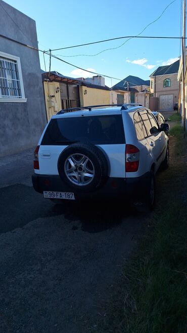 Chery: Chery Tiggo (ağ rəng, şəhər-kənar krossover/SUV) Əsas xüsusiyyətlər — 4