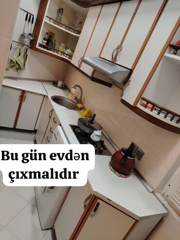 Mebel: Mətbəx mebeli satılır 200₼. Yaxşı vəziyyətdədir. Sökülüb. Üzərində
