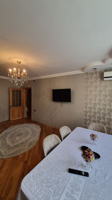 Uzunmüddətli kirayə mənzillər: 3 otaqlı, işıqlı və geniş mənzil. Xüsusiyyətlər: - Zövqlü qonaq — 6