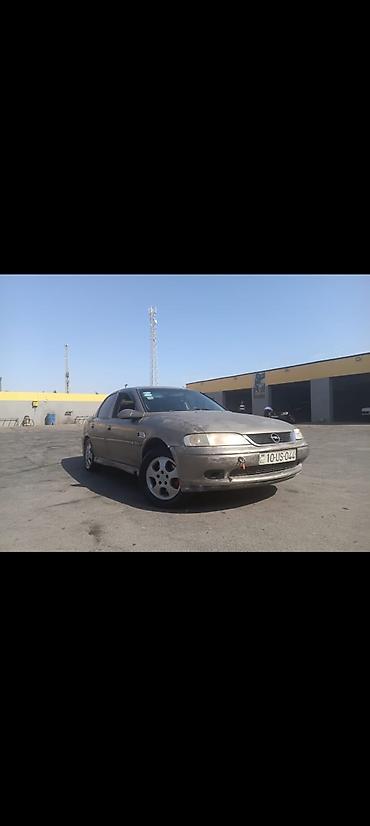 gurcustan avtomobil ehtiyat hisseleri: Opel Vectra B sedan - Korpus: 4 qapılı sedan, boz rəng - Mühərrik və — 4