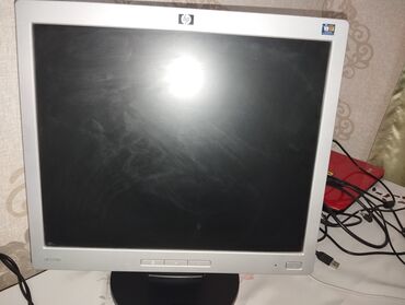 Фото и видеокамеры: HP şirkətindən olan gümüşü rəngli LCD monitor. Ofisdə və ya evdə