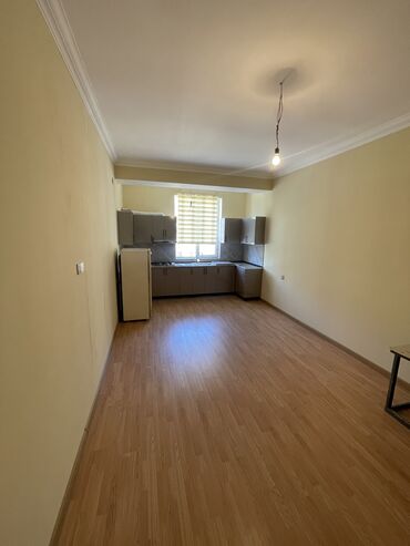 Uzunmüddətli kirayə mənzillər: Saray mtk Yeni temir olub. Ilk defe kirayye verilir. Qaz su isiq wifi — 14