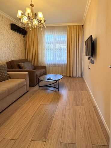 квартира в аренду в баку: Bakı, Bakıxanov qəs., 3 otaqlı, Köhnə tikili, 85 kv. m