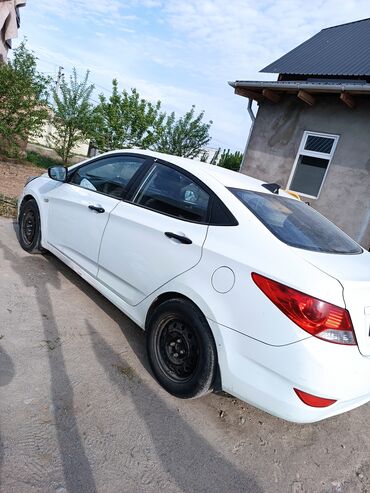 Hyundai: Hyundai Solaris: 2013 г., 1.6 л, Автомат, Бензин, Седан