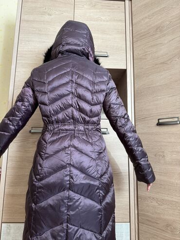 Женская одежда: Зимняя куртка Tahari, теплая и легкая,размер S/M