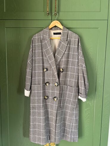 женские классические пальто: Zara. M-L razmer. Geyinilib. 40 azn