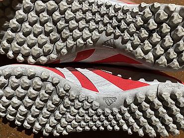 фудбольные формы: Продам футбольные сороконожки Adidas Predator TF в ярком красном — 4