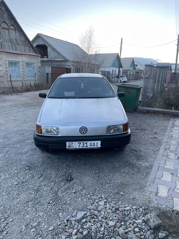 продаю пассат б4: Volkswagen Passat: 1991 г., 1.8 л, Механика, Бензин, Седан