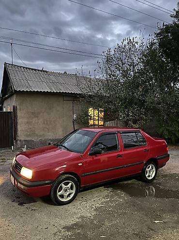 a8 d2: Volkswagen Vento: 1994 г., 1.8 л, Механика, Бензин, Седан — 1