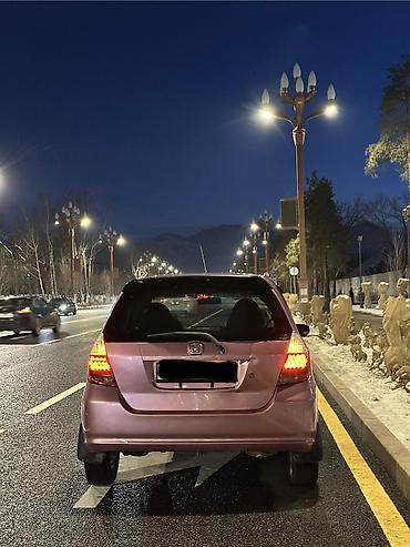 Honda: Honda Fit: 2002 г., 1.3 л, Вариатор, Бензин, Хэтчбэк — 3