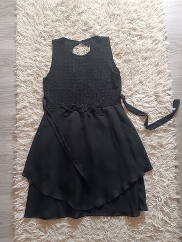 crna plišana haljina: S (EU 36), bоја - Crna, Večernji, maturski, Kratkih rukava