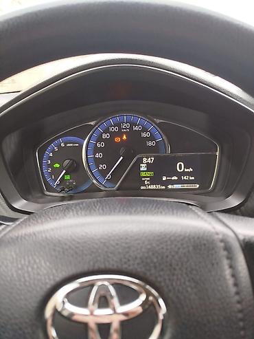 fielder: Toyota Corolla Fielder Hybrid – universal kuzovlu, ağ rəng. - Hibrid — 3