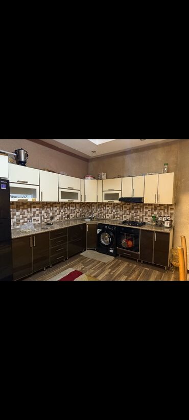 Mətbəx mebeli: Metbex mebeli. 550azn. ölçü 3/3. üzerinde qaz moyka aspiratör verilir