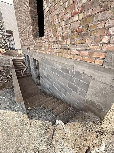 Продажа полдома: Продается просторный кирпичный дом Площадью 200 кв Находится в — 15