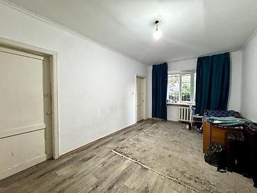 таатан рынок: 3 комнаты, 49 м², Таатан ТЦ Индивидуалка, 1 этаж — 1