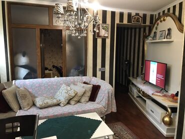 Həyət evləri və villaların satışı: Satılır: həyət evi (təmirli, həyətli sahə) - Plan: girişdə eyvanlı — 28