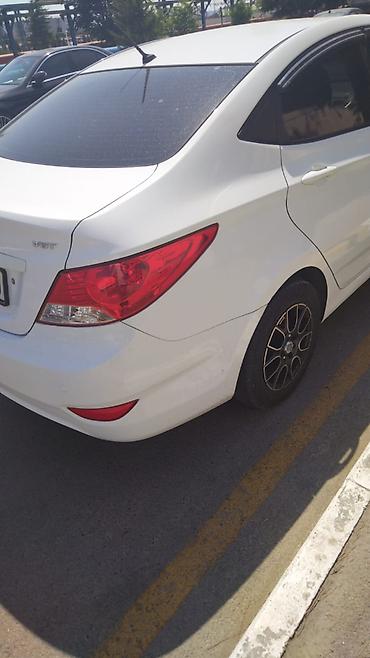 hunday accent 2012: Hyundai Accent: 1.6 l | 2014 il Sedan — 2