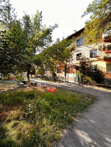 однушка хрущевка: 1 комната, 30 м², Хрущевка, 3 этаж, Старый ремонт