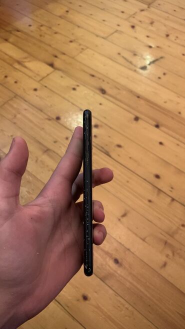 Apple iPhone: IPhone 7, Qara, Barmaq izi — 3