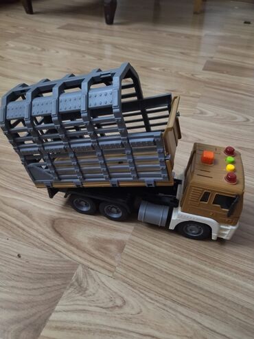 Oyuncaqlar: 37 ədəd maşın içində bahalı maşın çoxtu — 14