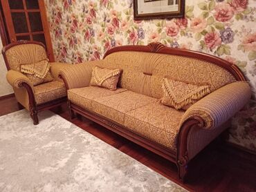 klassik divanlar: Divan kreslo dəsti satilir. Baha alınıb, yenidir, az işlənib, evde